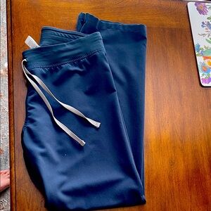 FIGS..Navy set.. size small